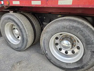 USED 2014 PETERBILT 365