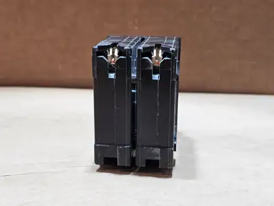 USED SCHNEIDER ELECTRIC CHOM215