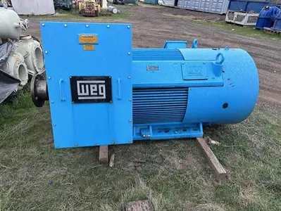 WEG 550 HP @ 426 RPM 50 Hz electric motor SN 1020954657