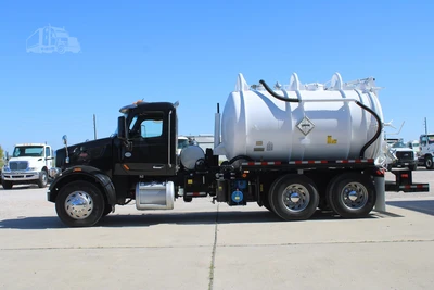 Used 2019 PETERBILT 567 Tractors & Trailers Texas US | Roll Off Truck World #1486370