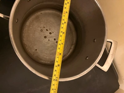 cooking pots