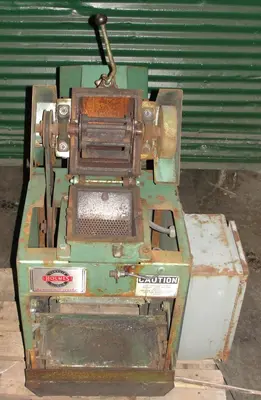 USED HOLMES 201XL CRUSHER