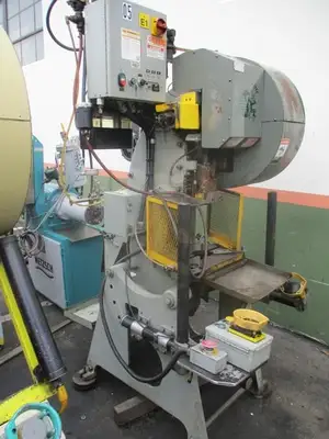 Used BENCHMASTER _UNKNOWN_ O.B.I. Presses California US | TNT Industrial #1082806