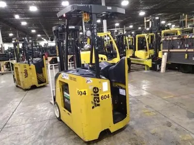 USED 2023 YALE ESC030