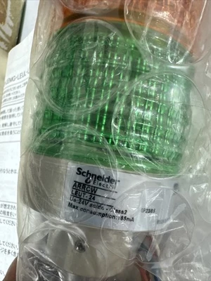 NEW Schneider LEUT-24-3