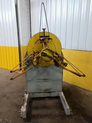 60" X 30" X 48" SELCO MODEL #V5-HD-LP HYDRAULIC VERTICAL BALER