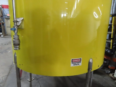 1000 gallon Vertical Stainless Steel Tank