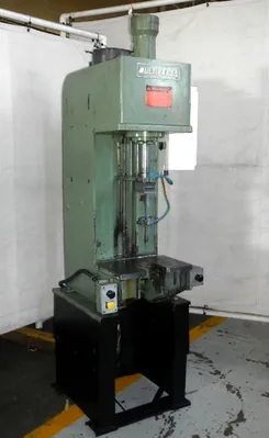 1986 MULTIPRESS WR8 C Frame and Gap Frame Press | Kempler Machinery (7)