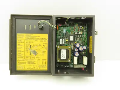 STI 70027-1002 Safety Light Curtain Controller W/Key 115VAC 50/60Hz 30VA