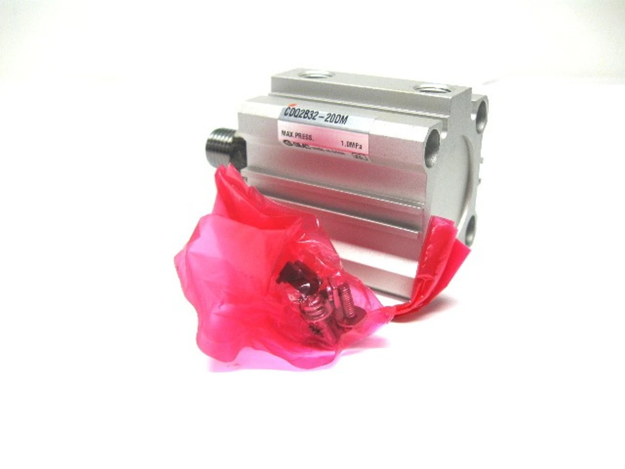 NEW SMC CDQ2B32-20DM