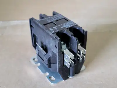 New | in-Stock EATON C25BNB240B Switchgears British Columbia CA | Lenmark #239097