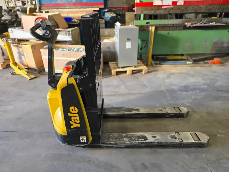 Used YALE MPB045VGN24T2646 Material Handling (misc) British Columbia CA | Lenmark #477542