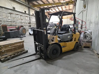 Caterpillar FG25K LPG Double Stage Forklift w/ Side Shift; Blown Engine (LOCATION: Batavia, OH)