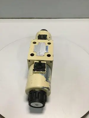 USED MANNESMANN REXROTH 4WE10J32CG24N9K4