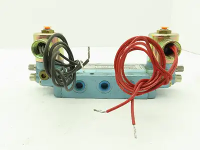 Honeywell Skinner S3RRHAL2 Directional Control Valve 5/3 5 Port 1/4"NPT 120V