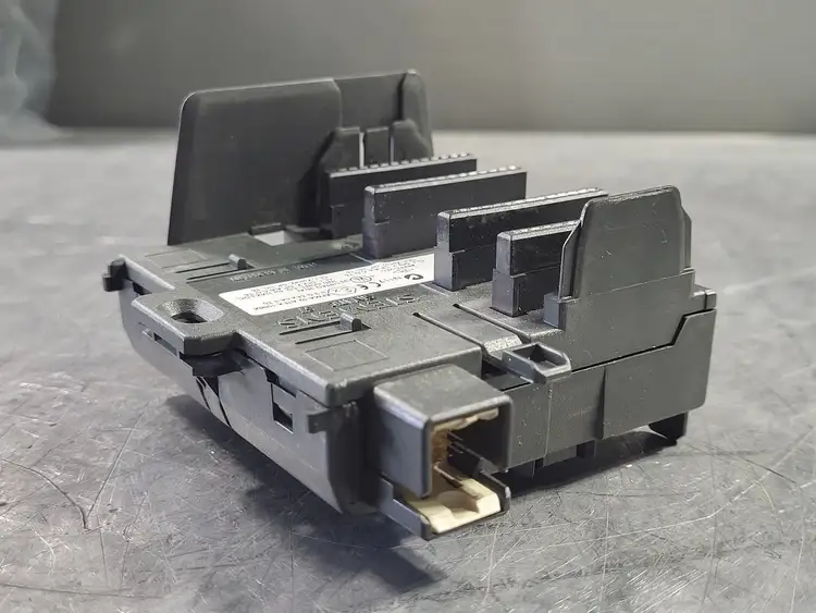 Used SIEMENS 6ES7195-7HB00-0XA0 Misc Electrical & Power Parts British Columbia CA | Lenmark #251936