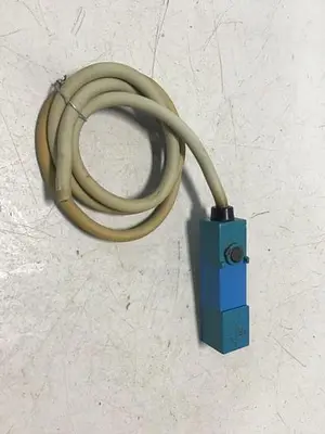 USED YAMATAKE FL2-4A6S