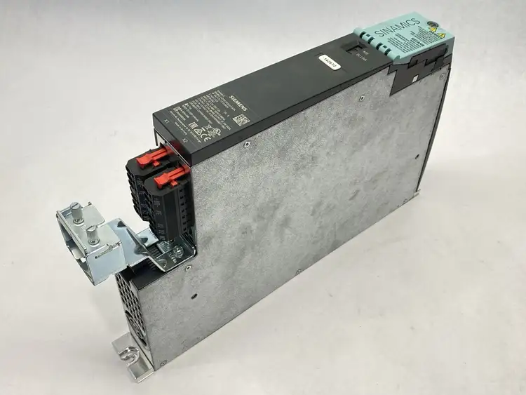 Used SIEMENS SINAMICS FREQUENCY CONVERTER DOUBLE MOTOR MODULE S120 Variable Speed Drives Michigan US | Maverick Industrial Sales #1090259