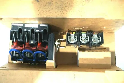 NEW SQUARE D 9422ATDF631 DISCONNECT SWITCH 9422TDF63 SER.A