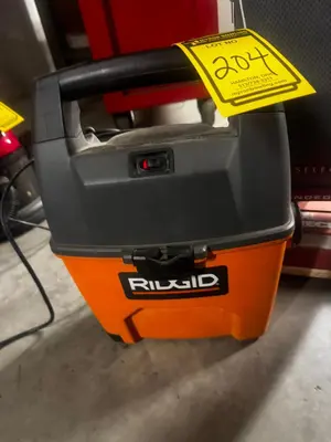 Used _UNKNOWN_ _UNKNOWN_ Vacuum Cleaners Ohio US | Myron Bowling Auctioneers Inc #1507948