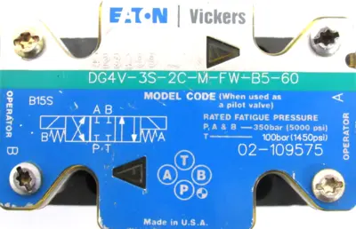 NEW VICKERS 02-109575 SOLENOID VALVE DG4V-3S-2C-M-FW-B5-60 02109575