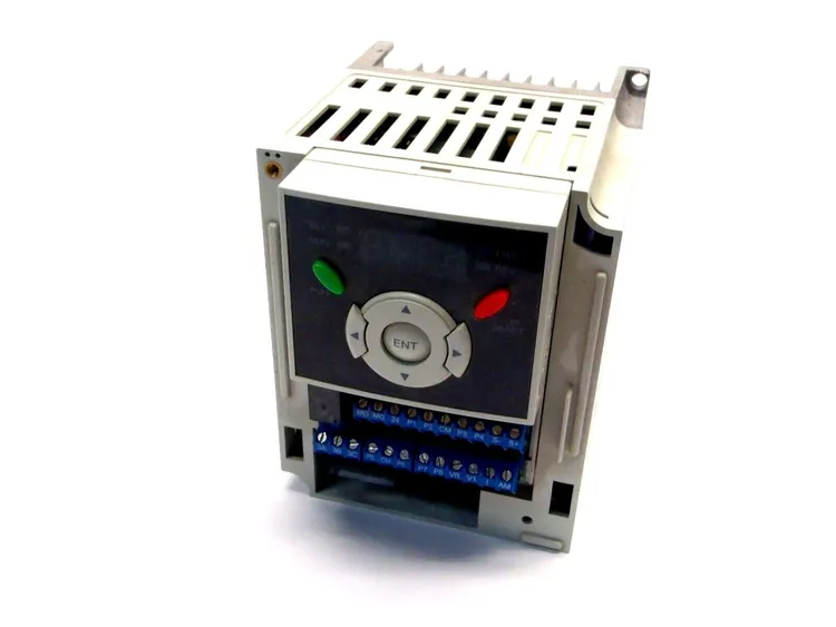 Used CERUS TITAN GS INDUSTRIAL VARIABLE FREQUENCY DRIVE 3PH Variable Speed Drives | Maverick Industrial Sales #1115503