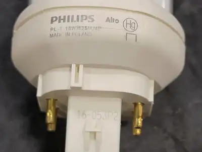 NEW PHILIPS PL-T 18W/835/A/4P
