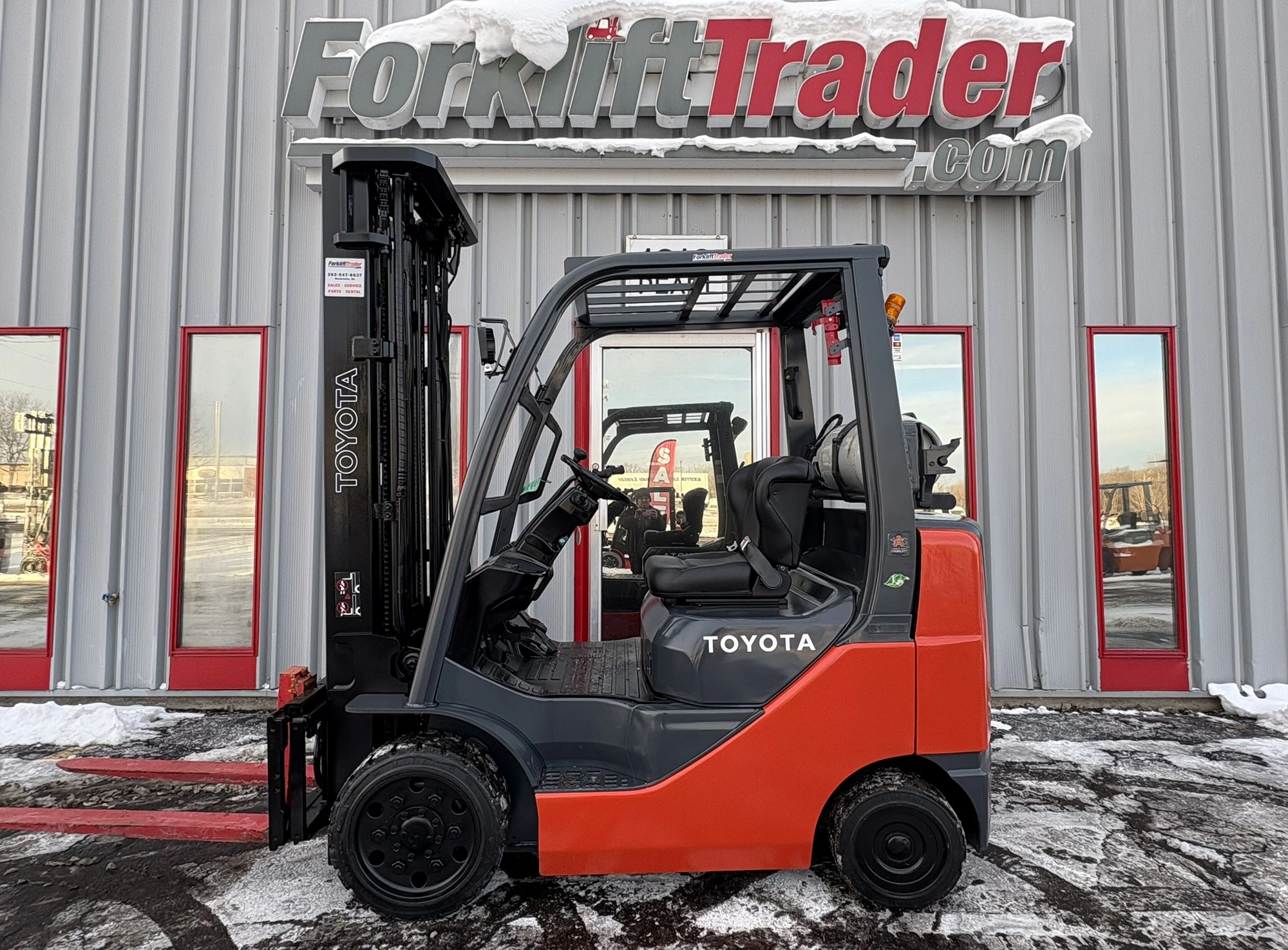 USED 2017 TOYOTA 8FGCU25