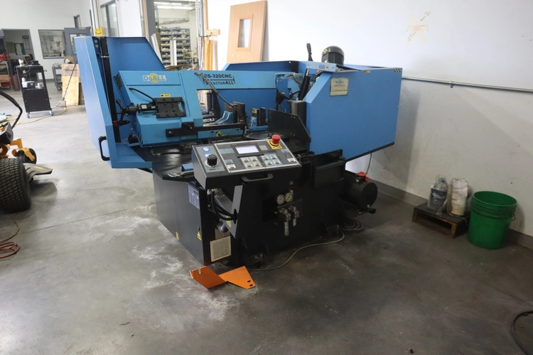 Used DOALL STRUCTURALL S-320CNC Horizontal Band Saws Minnesota US | Machinesused.com #1377487