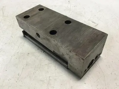 USED METAL FABRICATOR LEVELING PAD