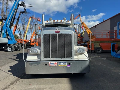 Used 2024 PETERBILT 389 MID ROOF SLEEPER TRACTOR Conventional trucks Pennsylvania US | National Lift Equipment #1382102