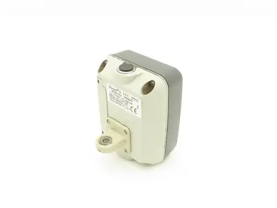 Mahr Federal 2033011 Maxum III Digital Comparator Indicator Gage
