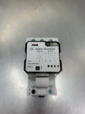 ALLEN BRADLEY 700-HB33A1 15A Relay w/700-HN153 SOCKET, 700-AR2 R-C Module 4D-35