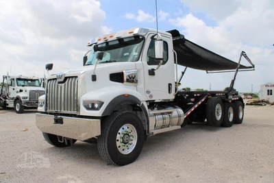 New | in-Stock 2027 WESTERN STAR 47X Hooklifts & Roll-Offs Texas US | Roll Off Truck World #1492010