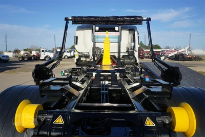 Used 2027 ISUZU FVR Hooklifts & Roll-Offs Texas US | Roll Off Truck World #1491763