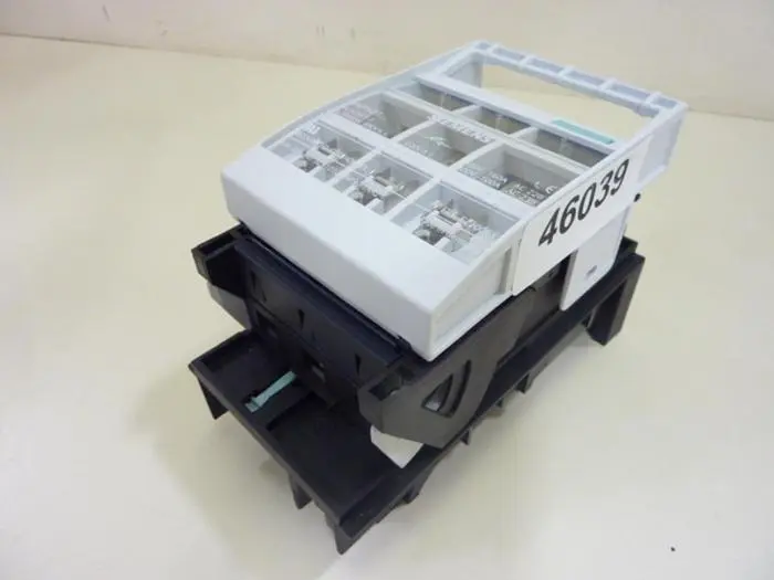 Used SIEMENS 3ZX1012-0NP30-1AA2 Fuses Michigan US | Ideal Machinery #708262