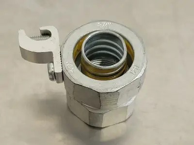 3/4" Straight Liquid Tight Connector w/ Ground Lug (Bag of 4)