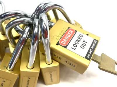 USED AMERICAN LOCK BRASS SAFETY PADLOCK, 38MM WIDE, 1-1/2" SHACKLE