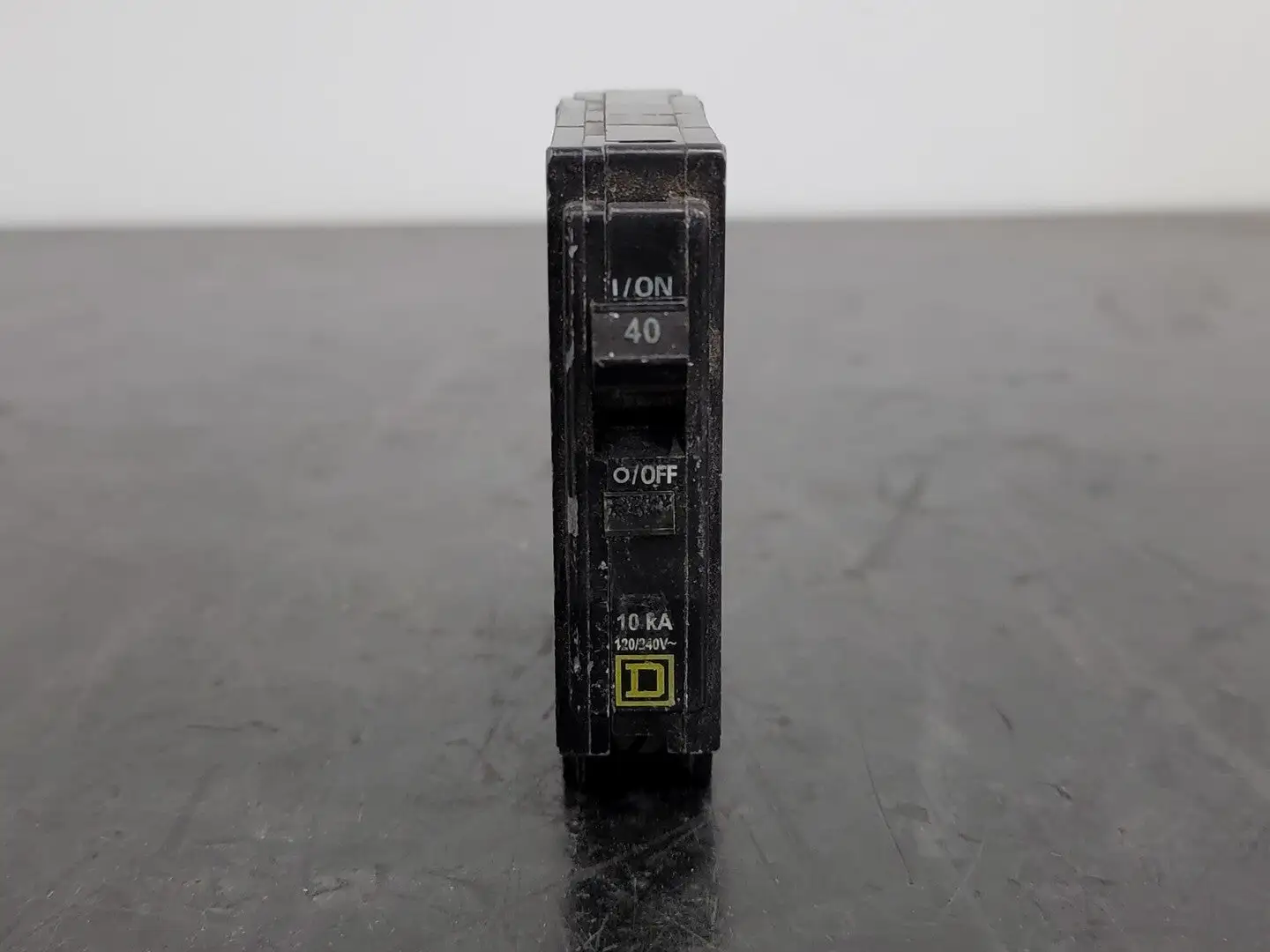 USED SQUARE D QO140