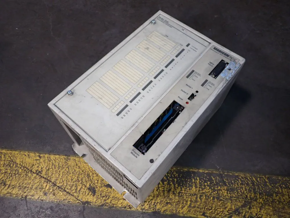 USED SCHNEIDER ELECTRIC 100265816