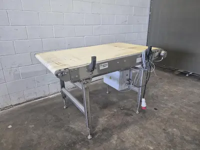 4.75 ft Flat Belt Conveyor