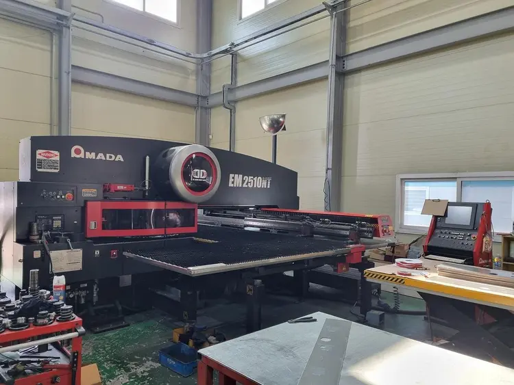 Used AMADA EM-2510NT Turret Punches KR | MANUFACTURING SOLUTIONS #908839