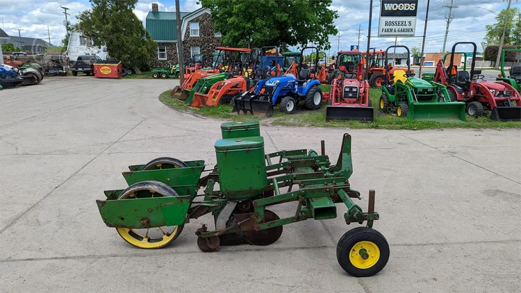 Used JOHN DEERE 80 Planters | Rosseel's Equipment Inc #720590