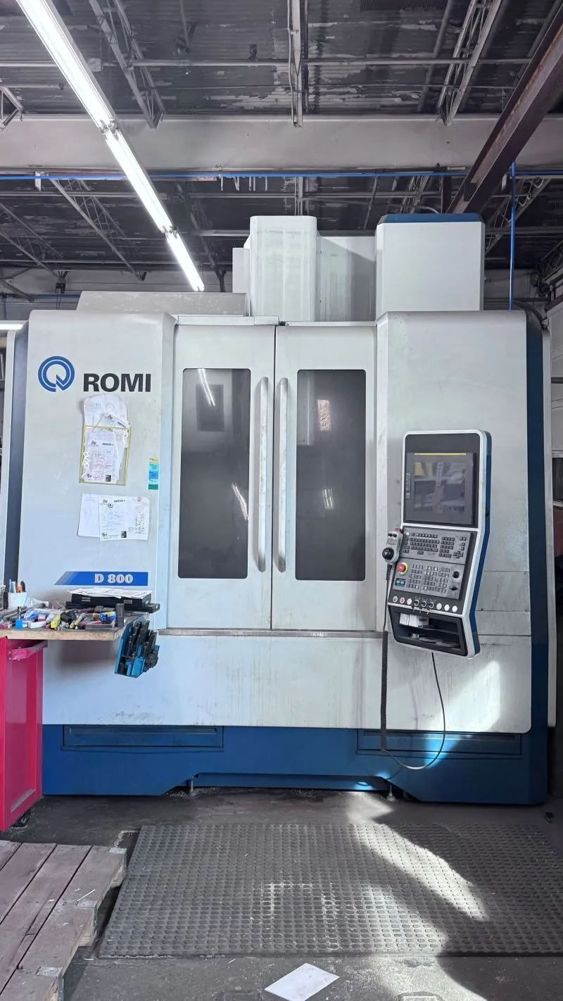 ROMI D-800 Vertical Machining Center