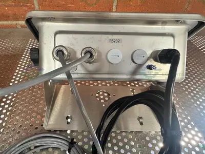 Used MINEBEA INTEC CAPS1U-20CC-LU STAINLESS STEEL SCALE 10X10 W/ MIS2UR-V2, 30 LBS CAPS1U-20CC-LU STAINLESS STEEL SCALE 10X10 W/ MIS2UR-V2, 30 LBS Scales California US | Equipment Lab #1394835