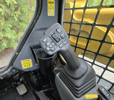 Used 2025 CATERPILLAR 255 Skid Steer Loaders Pennsylvania US | National Lift Equipment #1381023