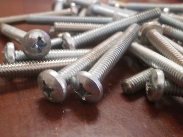 Pan Head Phillip Bolt ( 34 pieces) 1/4"-20 X 2" Zinc