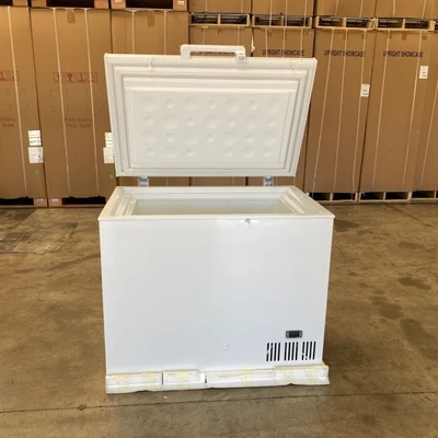 171-0388 41" Solid Top Self Contained Ultra Low Temperature Chest Freezer