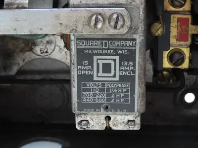 Square D 8736 RG8 Vintage Reversing Motor Starter 2Hp 600V Enclosure