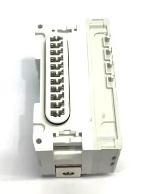 Used SMC Serial Transmission Digital Output Module, PNP 24-Points, 24VDC PLC Processors Michigan US | Maverick Industrial Sales #1389225